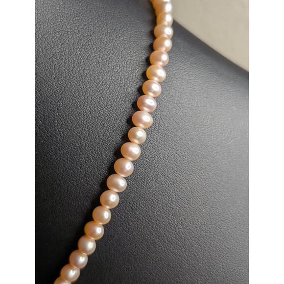 4mm - 5mm Genuine Pink Pearl 18" Strand Necklace W/ 14k Gold Clasp Need Restrung - Picture 6 of 9